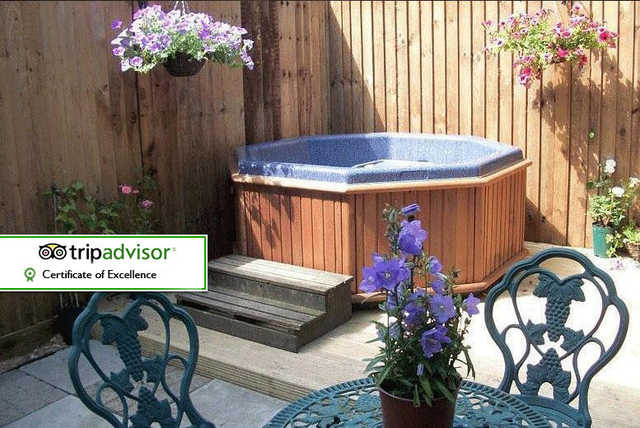 2-4nt Suffolk Cottage, Hot Tub & Hamper for 2