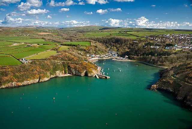 3-4nt Self-Catered Pembrokeshire Caravans for 6 - School Holiday Dates!