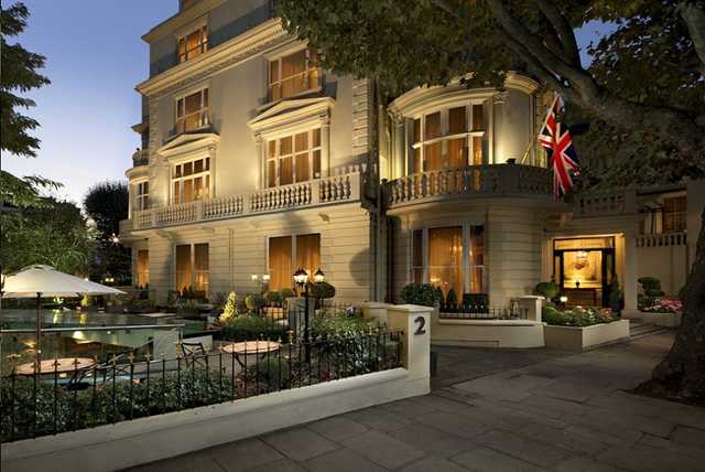 4* London Stay, Cream Tea & Breakfast for 2