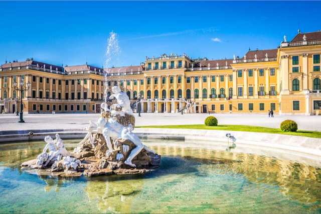 4-6nt Prague & Vienna Break, Flights, Breakfast & Train Transfer