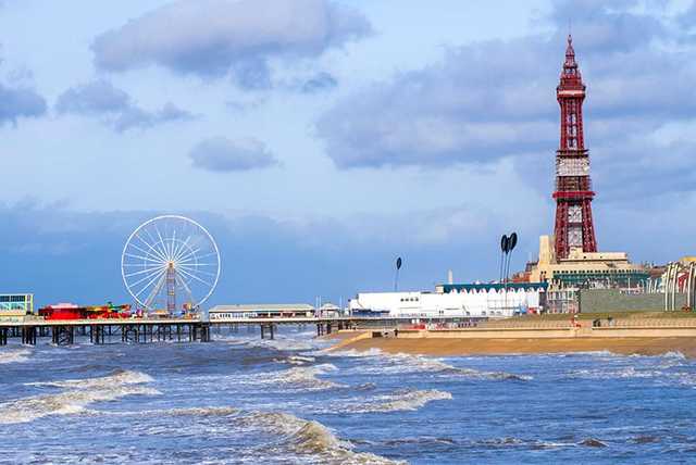 2-4nt Blackpool Stay & Breakfast - Summer & Family Room Availability!