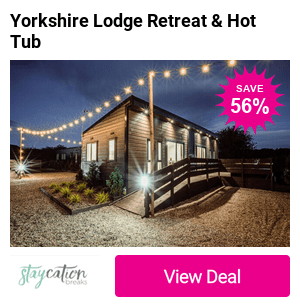 Coastal lodge escape for up to 6, with private hot tub, prosecco & chocolates near Barmston Beach, Yorkshire – save up to 56%.