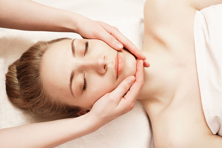 90min Pamper Package, Eastbourne – 11 Treatment Options!