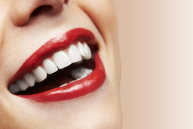 Wowcher | Deal - IS Dental Care/Â£399 for 2 porcelain 