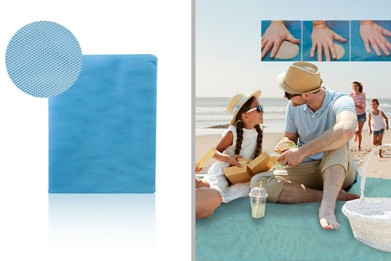£6.99 instead of £29.99 for a large magic anti-sand beach mat - save 77%