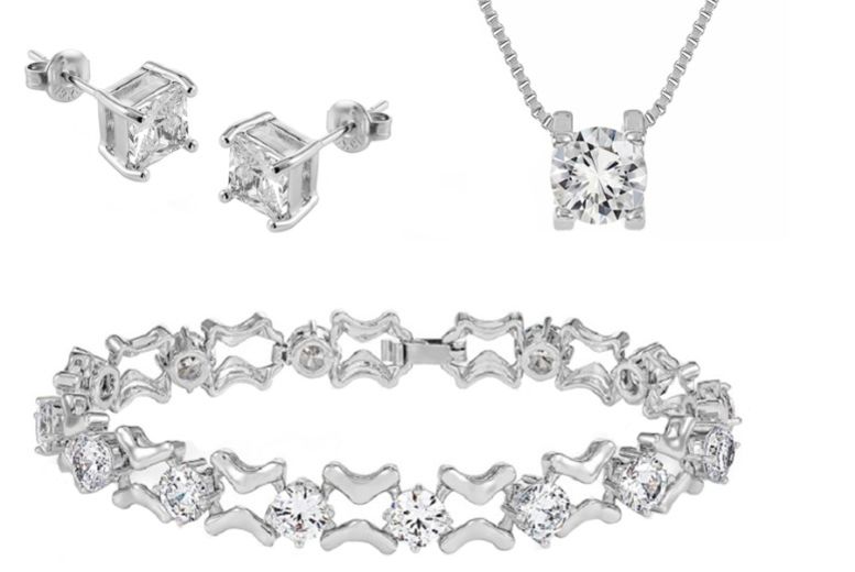 £8.99 instead of £79.99 for a clear cystal earrings, bracelet & necklace tri-set from GameChanger Associates - save 89%