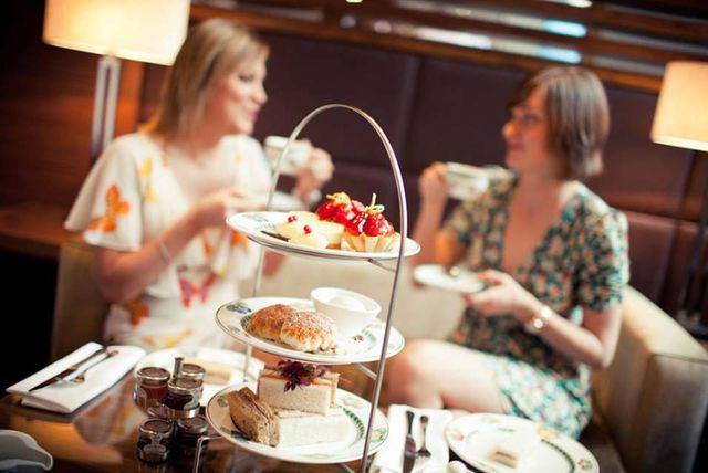 Luxury Afternoon Tea for 2 & Prosecco @ The Mere Golf 