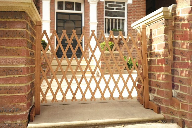 Expanding Wooden Fence Deal Price £14.00
