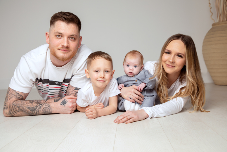 Family Photoshoot, 3 Prints & Voucher – 90 UK Locations! | Wowcher