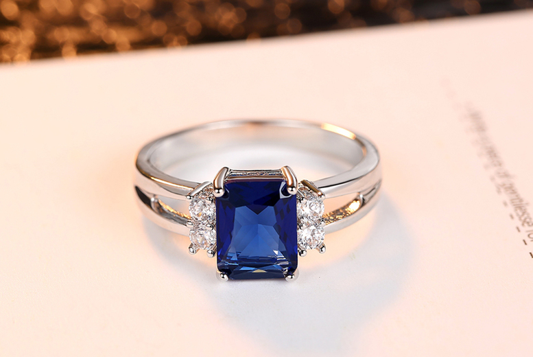 Royal Blue Cubic Zirconia Ring – 4 Sizes Deal Price £5.99