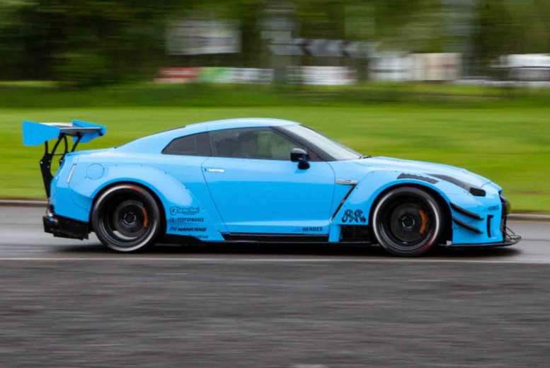 Car Chase Heroes Unisex Sports Car Blast Driving Experience - 3 Miles, 1 Car, 20 Locations With | Wowcher