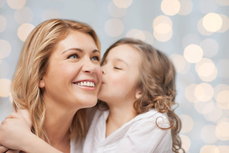 Mother & Daughter Photoshoot – 8″x10″ Print & Voucher: Derbyshire | Wowcher