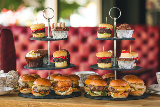 Bottomless Afternoon Tea & Prosecco For 2 Deal