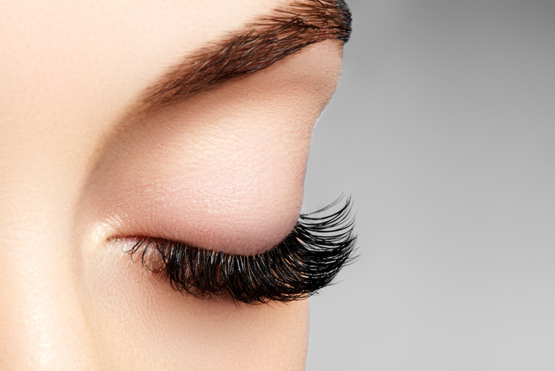 Russian Eyelash Extensions – Full Set of 5D or 6D – Manchester Deal Price £29.00