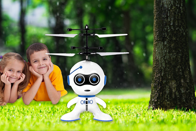 £7.99 instead of £19.99 for an infrared induction robot toy from Justgiftdirect - save 60% 