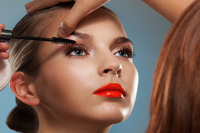 Personal 1hr MAC Makeup Class & Bubbly  Nottingham  Wowcher