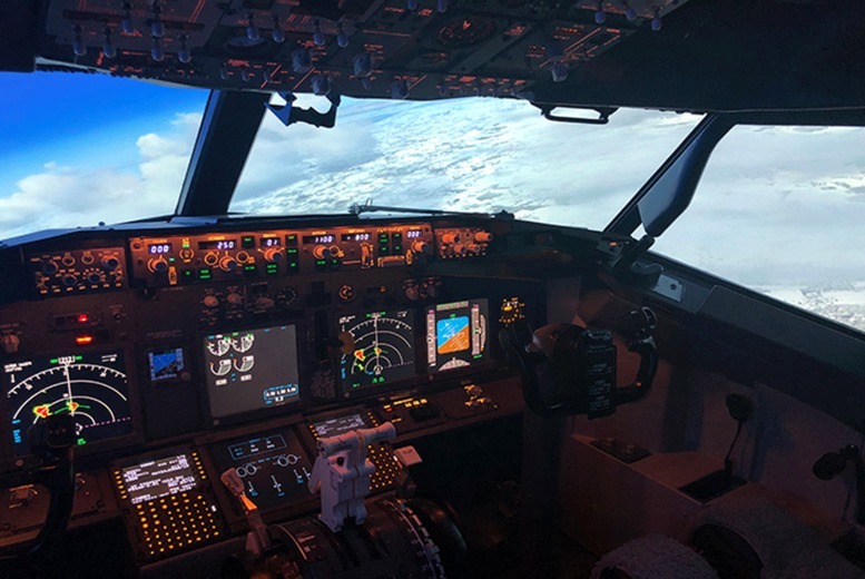 30min Flight Simulator Experience Deal Price £39.00