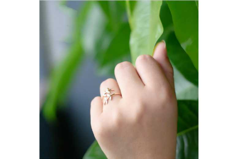 Adjustable Leaves Ring Deal Price £4.49