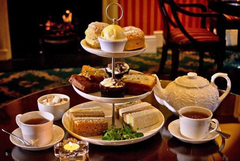 £22 instead of £39 for afternoon tea for 2, or £34 for a 'Royal' afternoon tea with Champagne for 2 at The Leonard Hotel, London - save up to 44%