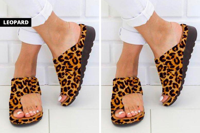 Unisex UK SIZE 3 / LEOPARD: A pair of bunion support sandals | Wowcher