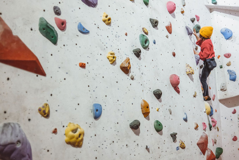 Climbing Lessons For 1 or 2 – 4 Lessons – The Sunderland Wall Deal Price £25.00