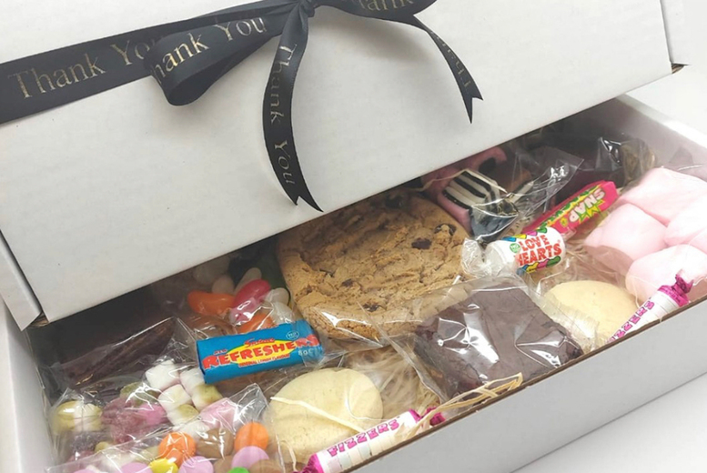 Sweet Treats XL Box – Cakes, Brownies, Marshmallows Deal Price £15.00