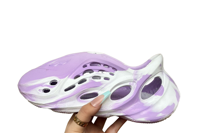 Unisex Orange Trendy Tie-Dye Rubber Sandals – Perfect for Summer Adventures | Wowcher Unisex Orange Trendy Tie-Dye Rubber Sandals – Perfect for Summer Adventures | Wowcher