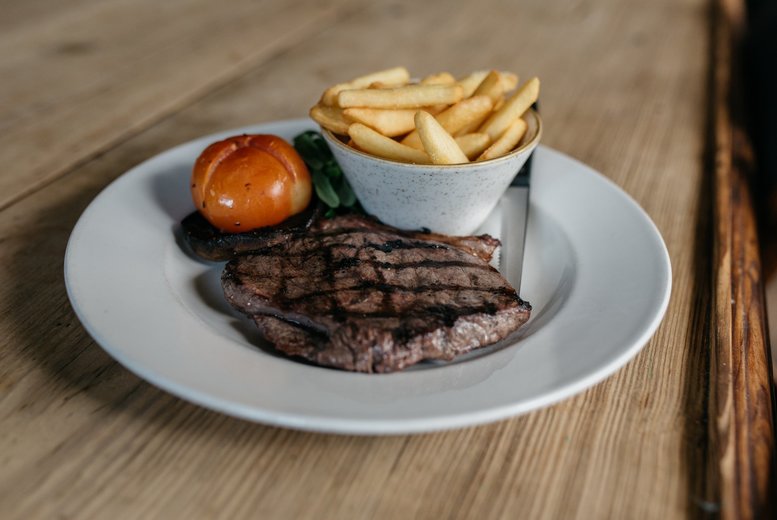 Steak With Chips & Glass of Wine for 2 – The Red Lion Hunningham Deal Price £29.00