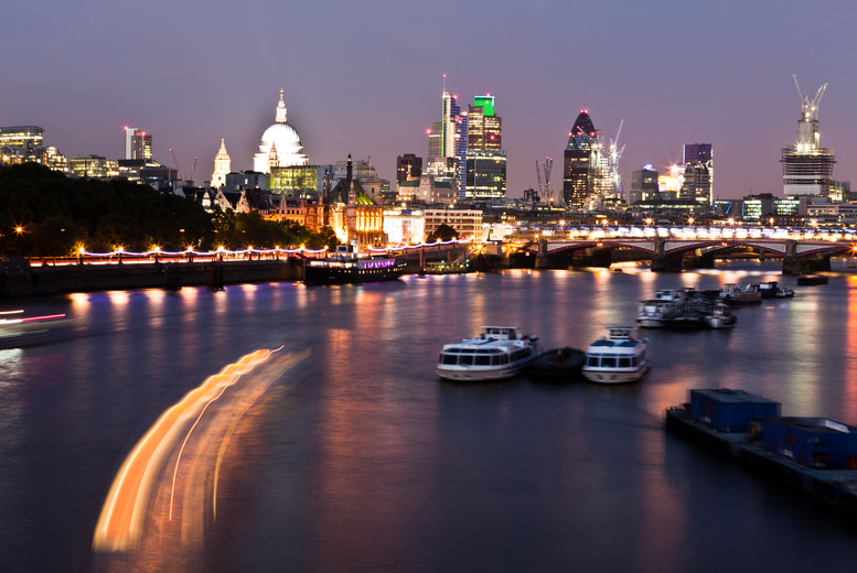 Thames Dinner Cruise, 4 Course Dining & Bubbly for 2 Deal Price £134.30