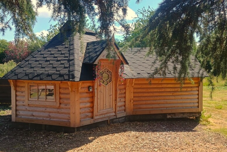 1 or 2-Night Suffolk Glamping Getaway with Hot Tub & Breakfast for 2 | Wowcher 1 or 2-Night Suffolk Glamping Getaway with Hot Tub & Breakfast for 2 | Wowcher