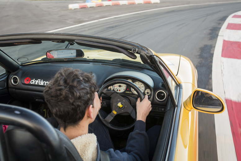 Junior One-Hour Fun Drive Experience – Mazda MX-5 & Pro Series Upgrades – Drift Limits, Hemel Hempstead (Ages 11-16) | Wowcher