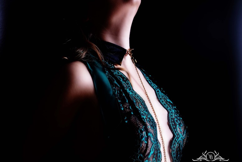 Boudoir Photoshoot – Photo Print, Prosecco & Makeover – Leeds | Wowcher