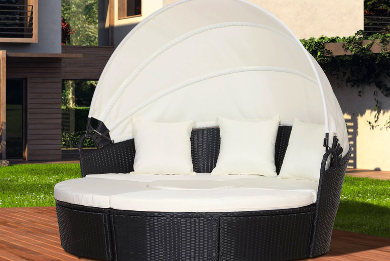 £499 instead of £719.99 for an Outsunny Polyrattan 5-Piece Garden Day Bed from mHstar – save 31% £499 instead of £719.99 for an Outsunny Polyrattan 5-Piece Garden Day Bed from mHstar – save 31%
