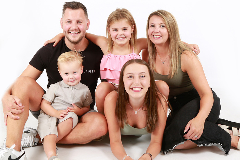 Family Photoshoot & 10 Prints - Cardiff | Wowcher