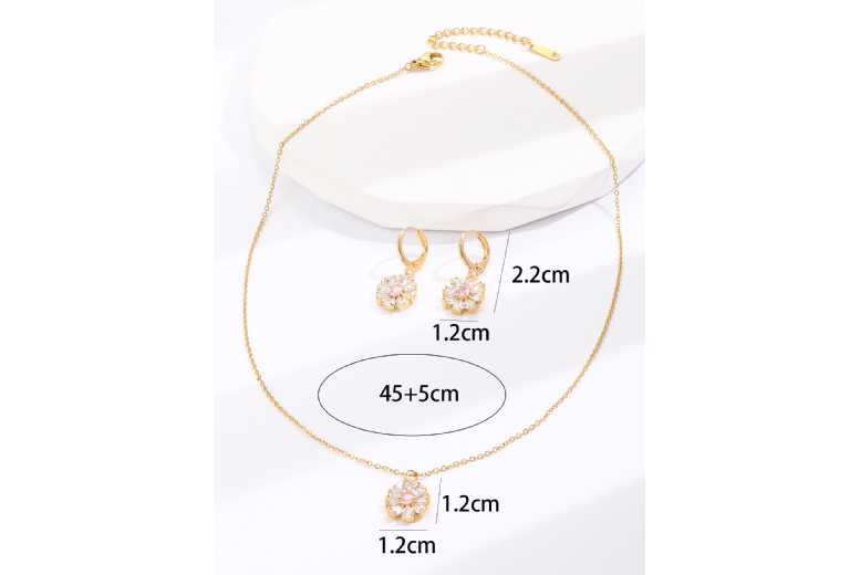 Charming Flower Necklace & Earring Gift Set with MD Box | Wowcher Charming Flower Necklace & Earring Gift Set with MD Box | Wowcher
