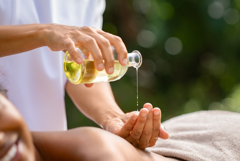 Sandra Paul Emille T/A Birmingham Holistic Unisex Aromatherapy Oil Blend Massage - 60 Minutes At Sandra Paul Emille, Birmingham | Wowcher