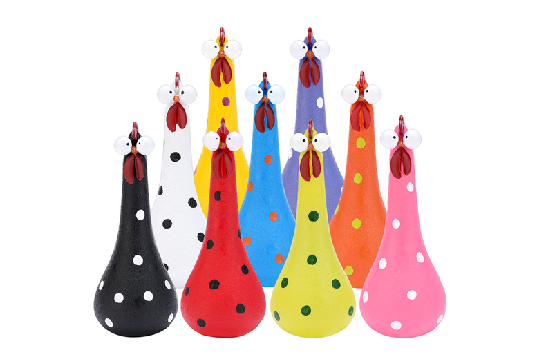 Resin Screaming Chicken Garden Ornament – Weather-Resistant Outdoor Décor Sculpture in 8 Colours | Wowcher