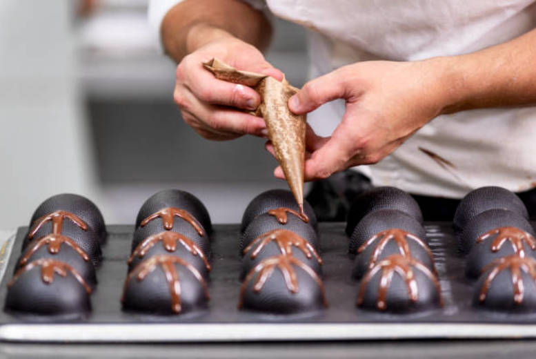 Coursegate Unisex Chocolate Online Making Course With Cpd & Icoes Certification | Wowcher