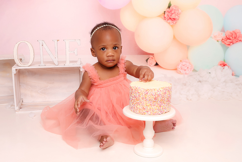 Cake Smash & Splash Photo Session at Wink Photography | Wowcher
