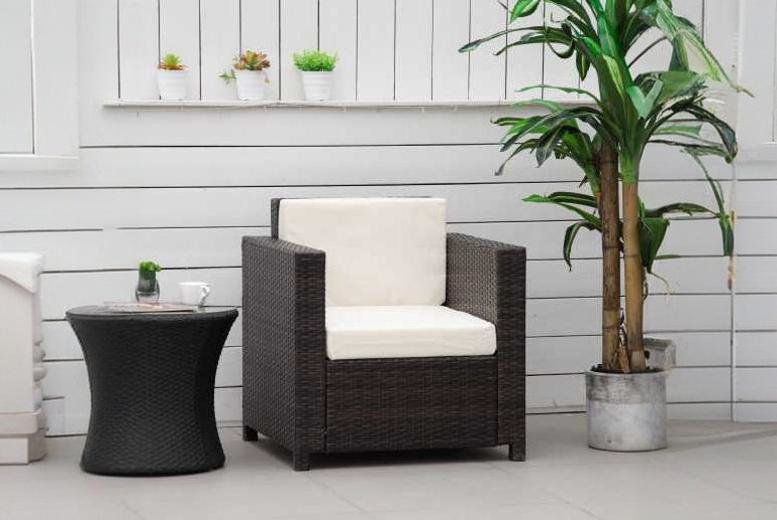 Luxurious Outsunny Weather-Resistant Rattan Armchair Luxurious Outsunny Weather-Resistant Rattan Armchair