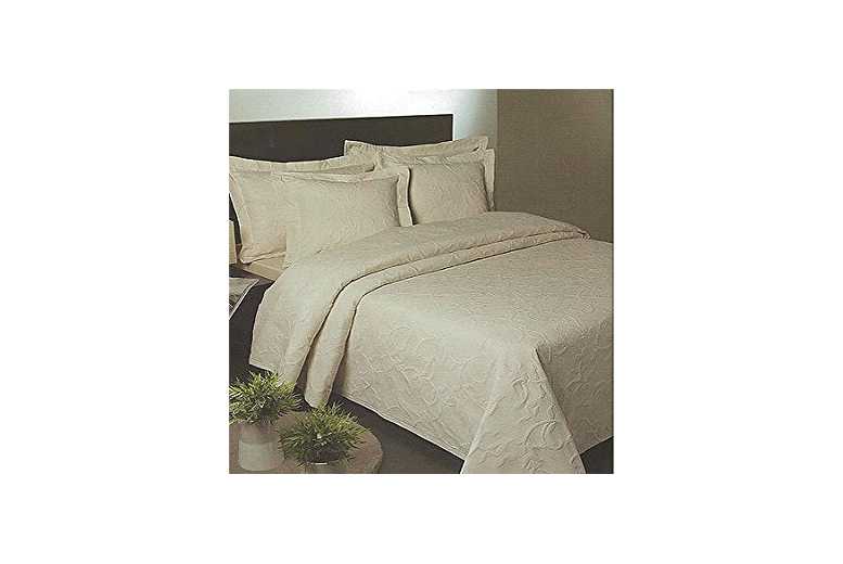Luxury Cotton Blend Bedspread – Classic, Breathable & Machine Washable in Single, Double or King | Wowcher