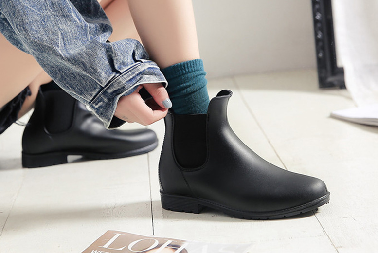 Women’s Chelsea Ankle Welly Rain Boots – Black & Brown Colours | Fashion | Offer Price £ 14.99 Women’s Chelsea Ankle Welly Rain Boots – Black & Brown Colours | Fashion | Offer Price £ 14.99