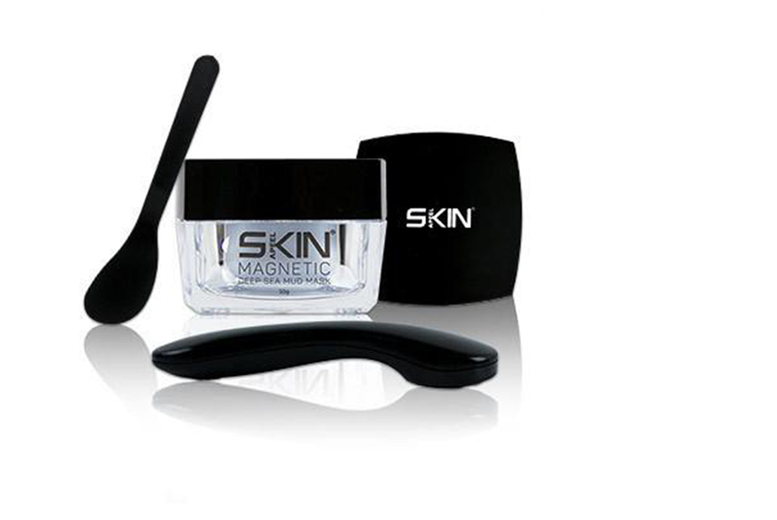 Deep Sea Mud Mask Set with Application Spoon – Forever Cosmetics | Wowcher Deep Sea Mud Mask Set with Application Spoon – Forever Cosmetics | Wowcher