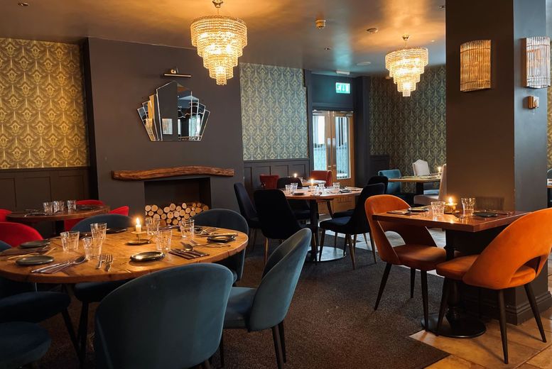 Al-fresco Stone Baked Pizza & Prosecco for Two at George's Bistro & Bar, Leeds | Wowcher