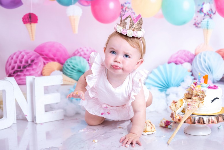 1st Birthday Cake Smash Photoshoot – Five Prints – Glasgow | Wowcher