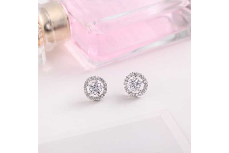 Crystal Star Stud Earrings – Silver or Gold Plated, Lightweight, Hypoallergenic, Sparkling Crystals | Wowcher