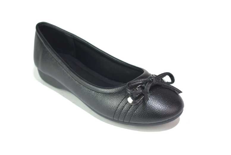 Black Women’s Breathable Slip-On Ballet Flats – Lightweight, Non-Slip Everyday Shoes | Wowcher