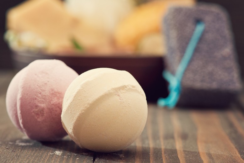 Token Studio Fizzy Bath Bomb Making Workshop In London - Experience | Wowcher