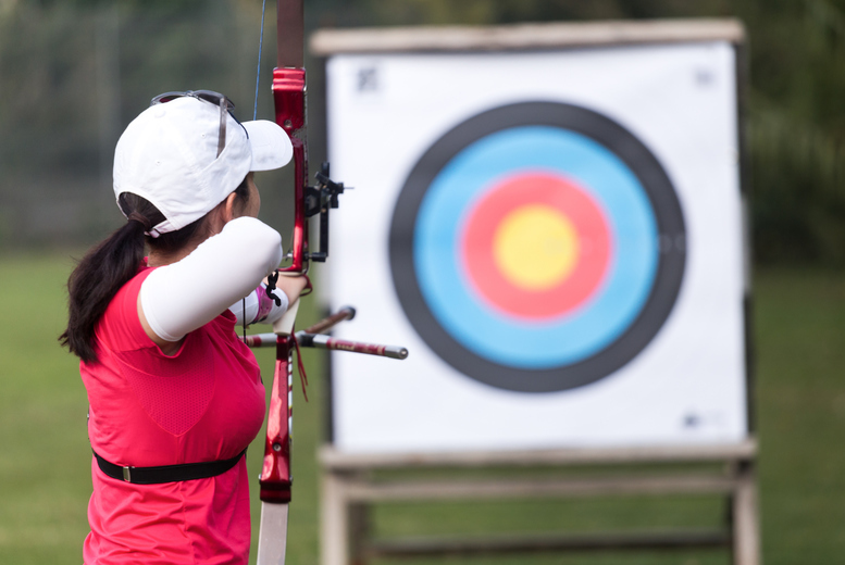 60-Minute Archery Experience for 1 or 2 People at Cotswold Archery – Equipment & Coaching Included | Wowcher