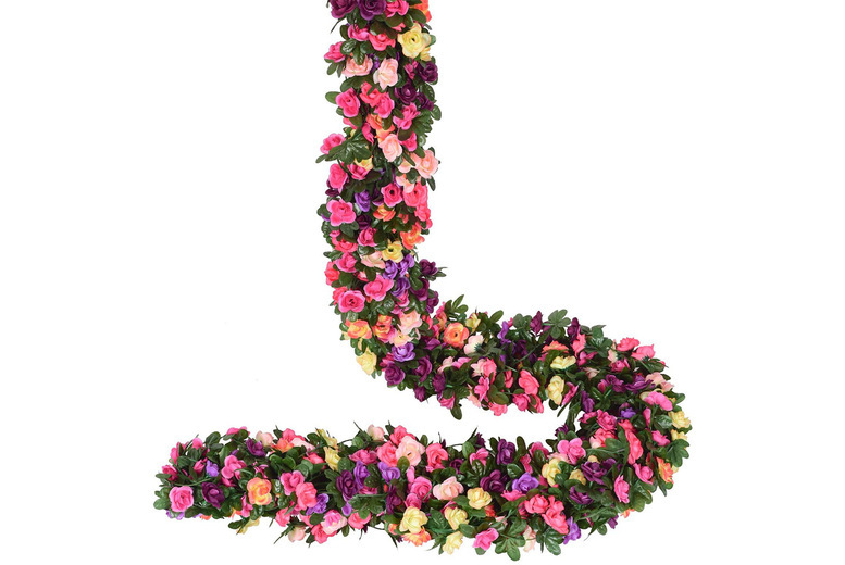 2.5m Festive Faux Flower Garland – Hanging Christmas Decoration, Realistic Silky Fabric, Multi-Pack Options | Wowcher